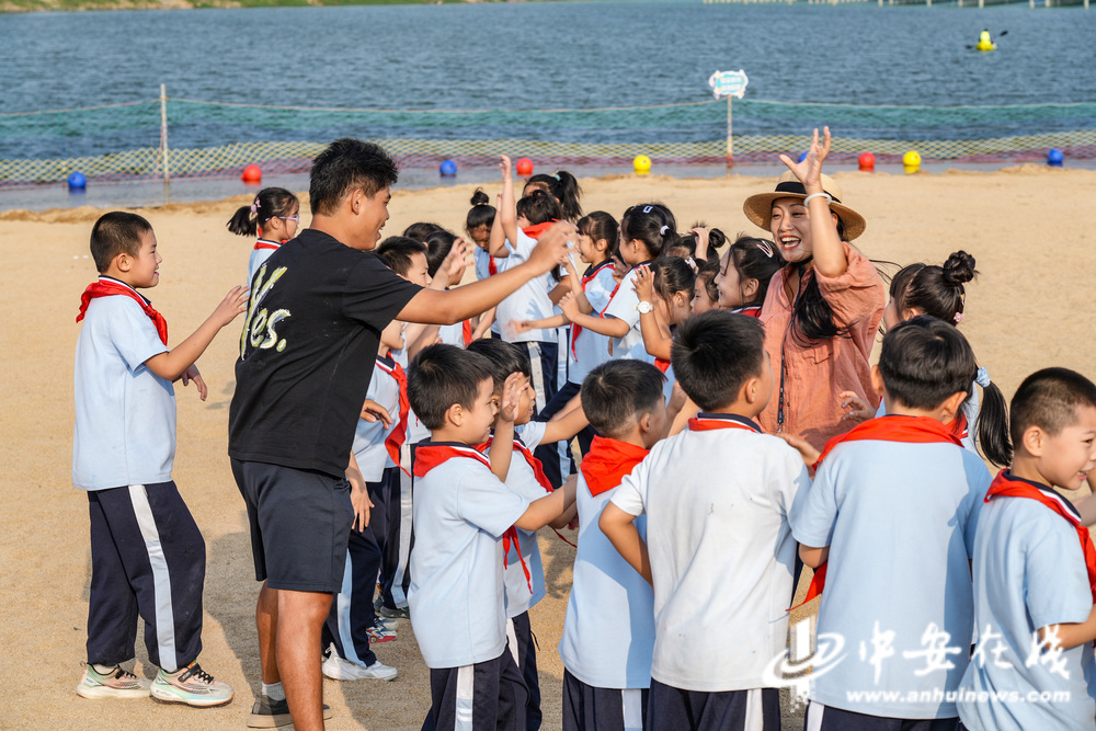 农业+农文旅融合 绘就和美乡村新图景PG电子麻将胡了试玩安徽往前赶 智慧(图4) 农业+农文旅融合 绘就和美乡村新图景PG电子麻将胡了试玩安徽往前赶 智慧(图4)